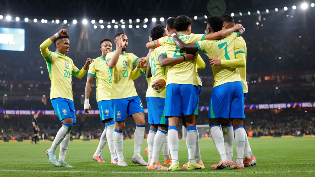 Brasil vence a Escócia por 3 a 0, garante classificação e empolga torcida na Copa