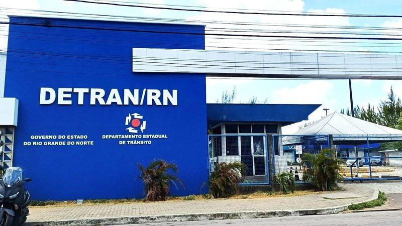 Detran/RN alerta sobre aumento de golpes com e-mails falsos envolvendo CNH e multas