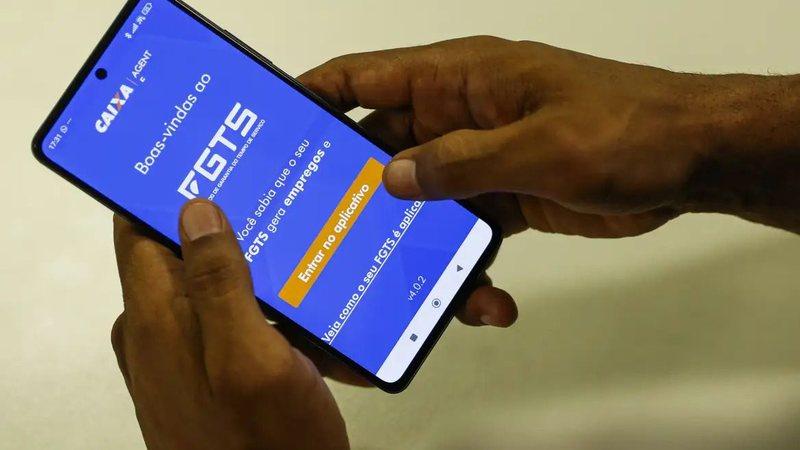 FGTS pode distribuir cerca de R$ 13 bilhões em lucros para 138 milhões de trabalhadores nesta terça-feira