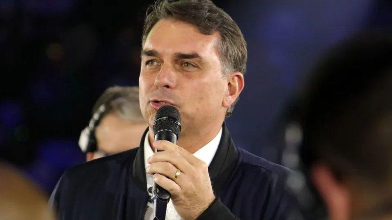 Flávio Bolsonaro diz que gabinete tratou como spam e-mails sobre filiação ao Missão
