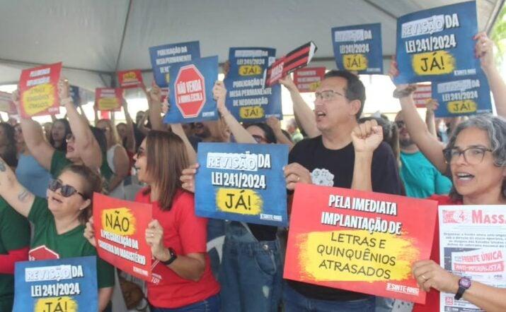 Greve é suspensa, mas professores mantêm pressão sobre gestão de Paulinho Freire em Natal
