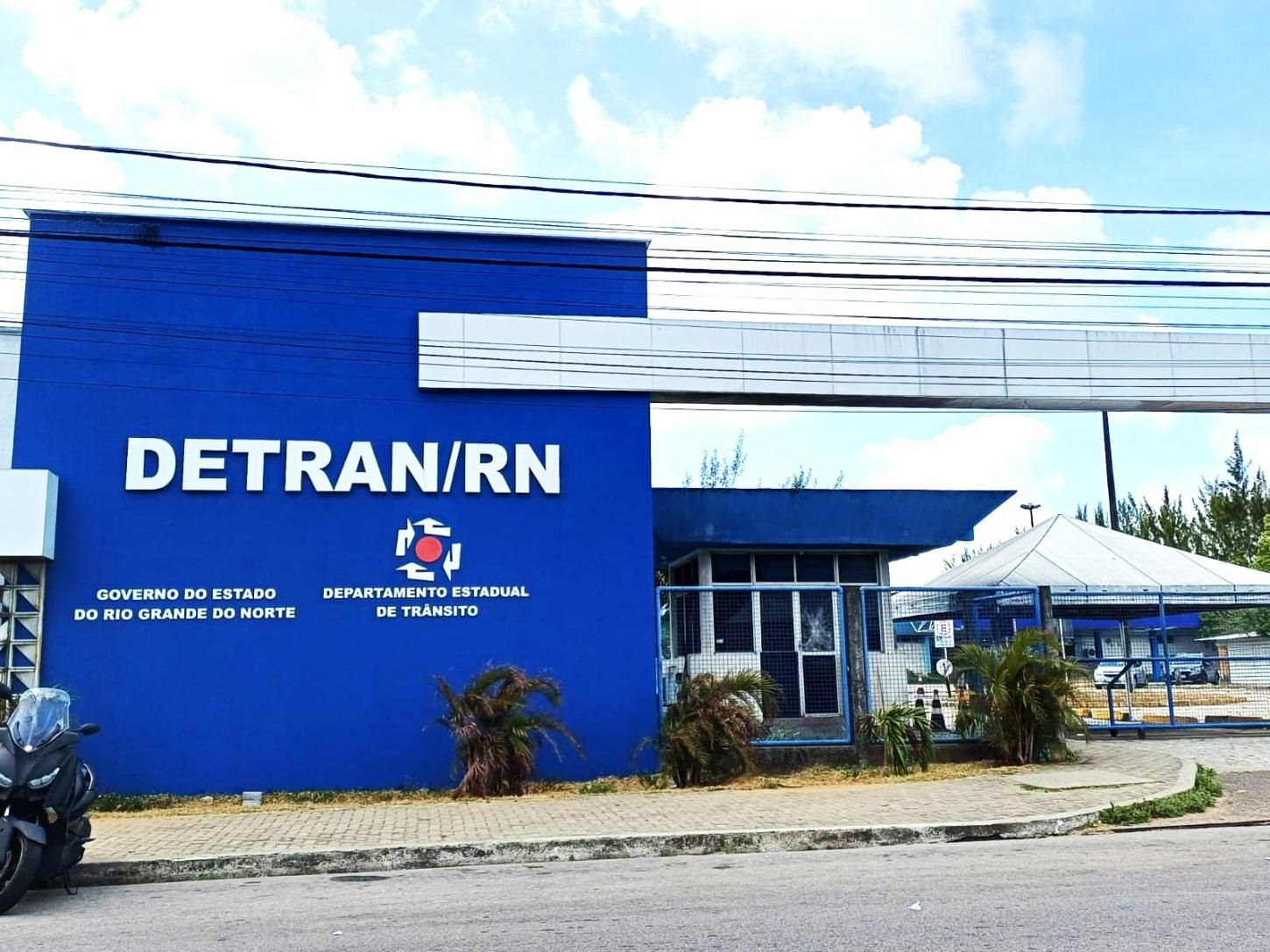 Detran/RN passa a permitir parcelamento de multas e taxas em até 12 vezes no cartão