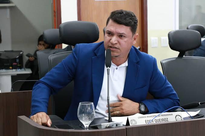Éder Queiroz questiona mudanças nas previsões da SEMSUR durante audiência da LOA 2027 em Parnamirim