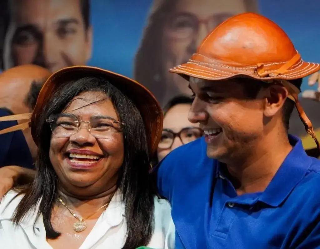 Nilda e Allyson participam de Caravana do Azulão pelas ruas de Parnamirim
