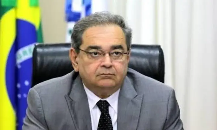 A conta de Álvaro em Natal: 2026 já tem cheiro de 2028?