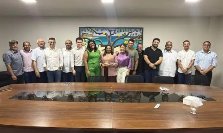 Nilda apoia permanência de César Maia na presidência da Câmara de Parnamirim